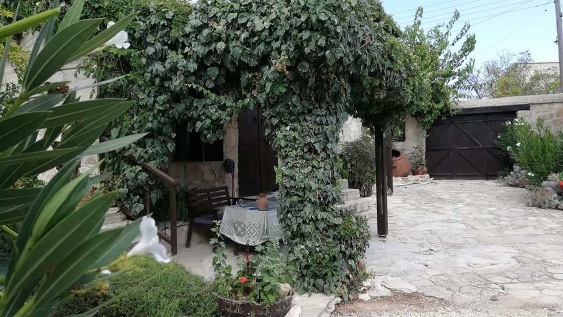 Loxandra Inn Káthikasz Kültér fotó